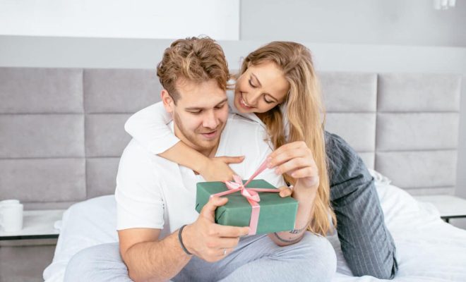 Tips for buying personalized gifts for him Singapore